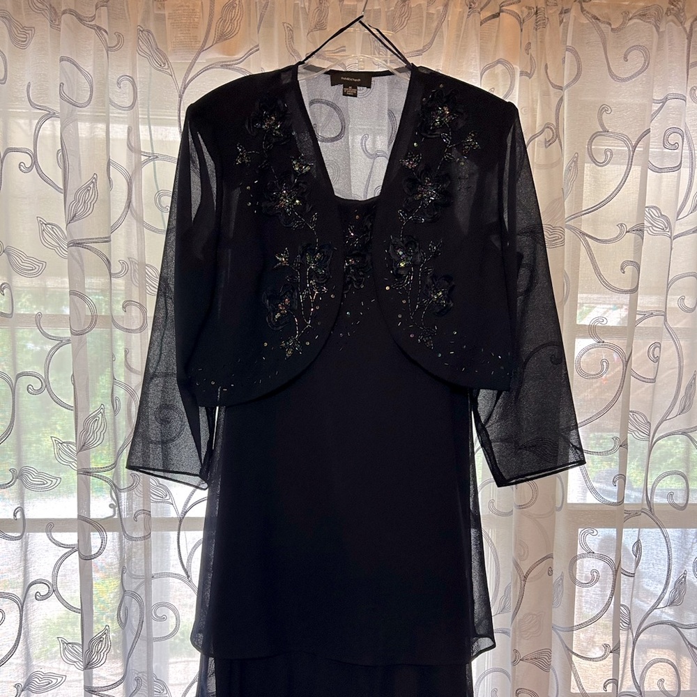 Mother/ Grandmother Dress Navy with sequins and beading. Hits at the knee.